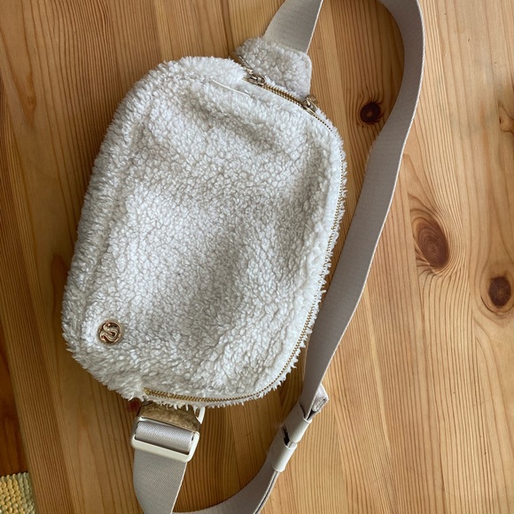 Lululemon bag 🌸✨ - Picture 2 of 2